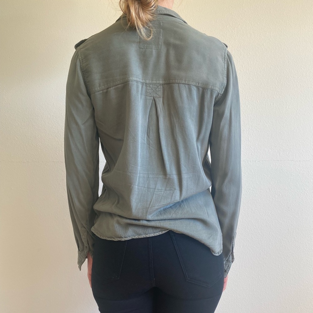 Perfect Condition - American Eagle Button Up Xs - image 4